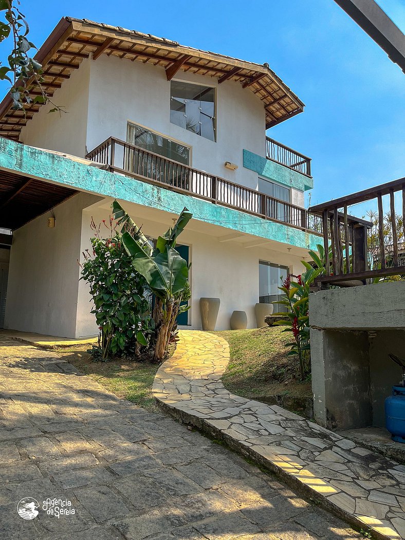 Bela casa de 4 suítes com piscina e vista - Curral