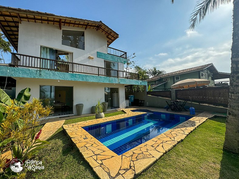 Bela casa de 4 suítes com piscina e vista - Curral