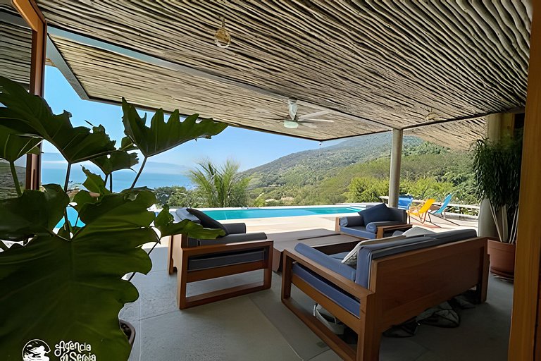 Casa c vista p/ o mar na praia da Armação Ilhabela