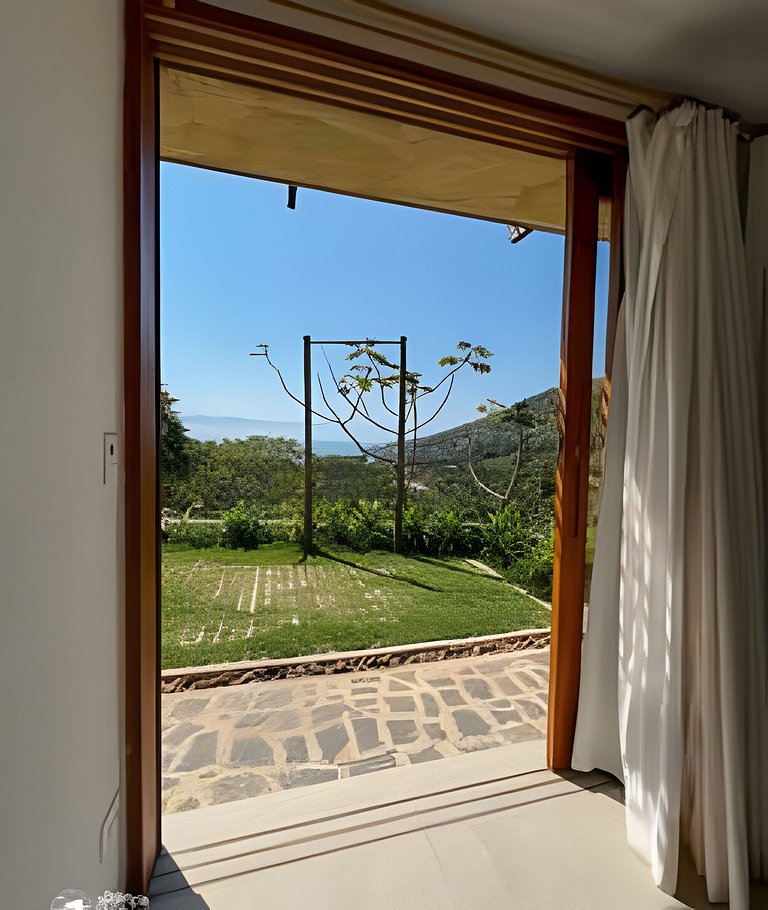 Casa c vista p/ o mar na praia da Armação Ilhabela