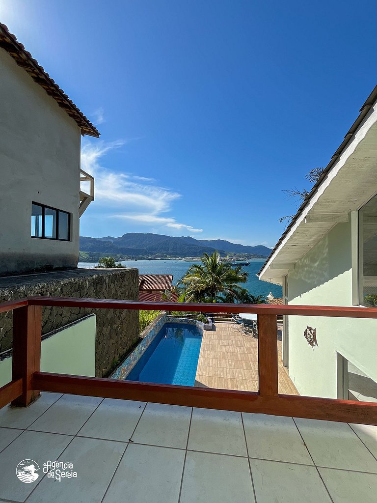 Casa com piscina e vista para a Ilha das Cabras