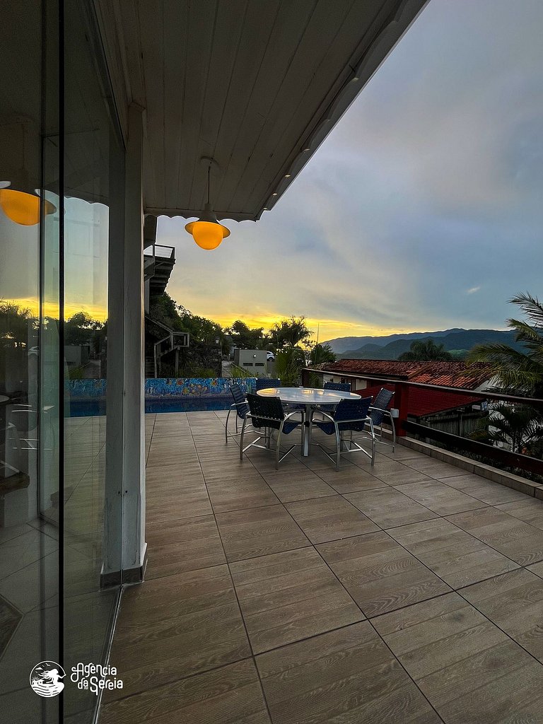 Casa com piscina e vista para a Ilha das Cabras