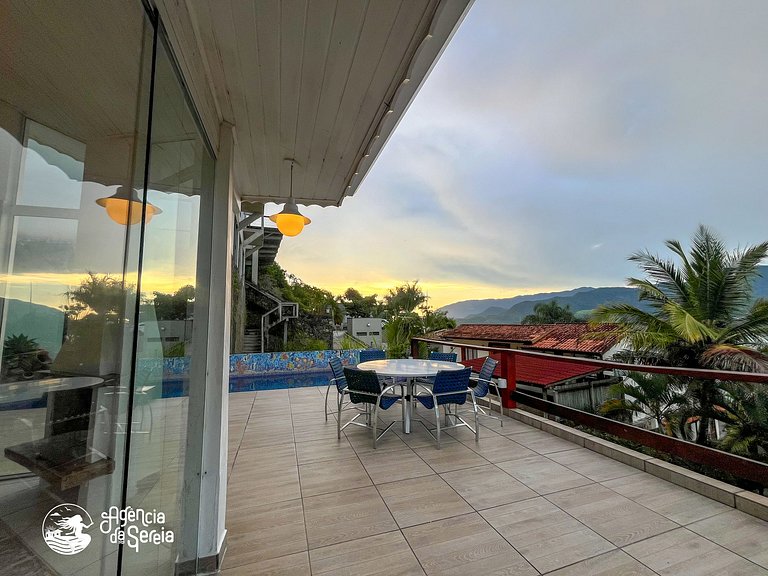 Casa com piscina e vista para a Ilha das Cabras