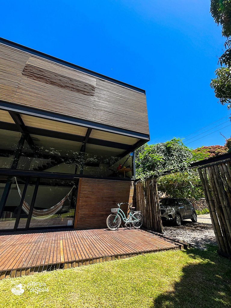 Casa Ilhabela c cachoeira no quintal e praia a 50m