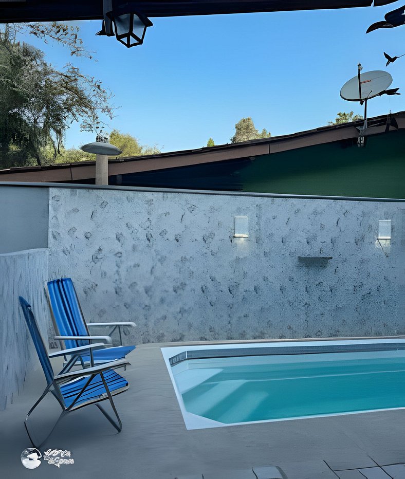 Casa linda com piscina a 2 km da balsa de Ilhabela