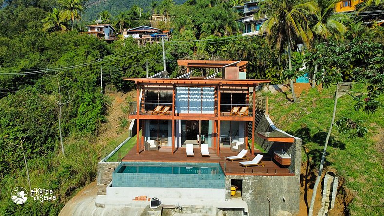 Casa moderna com vista mar panorâmica em Ilhabela