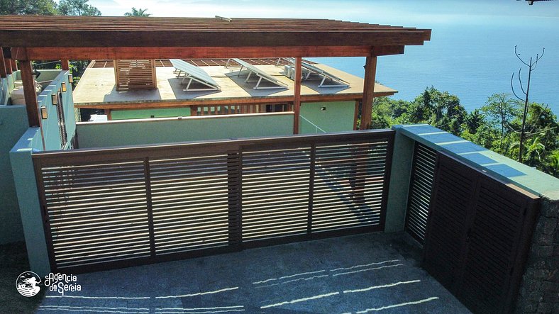 Casa moderna com vista mar panorâmica em Ilhabela