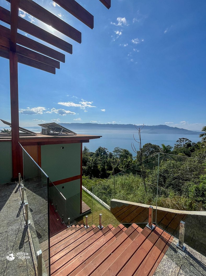 Casa moderna com vista mar panorâmica em Ilhabela