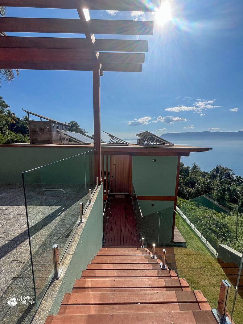 Casa moderna com vista mar panorâmica em Ilhabela