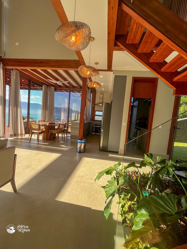 Casa moderna com vista mar panorâmica em Ilhabela