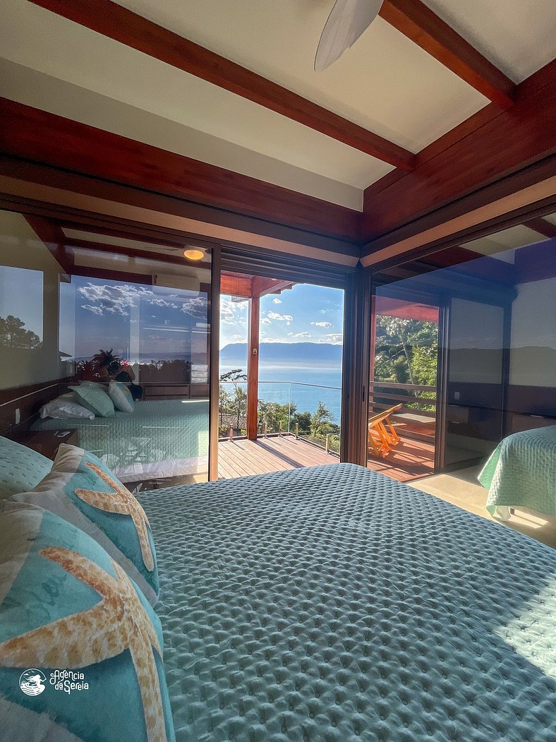 Casa moderna com vista mar panorâmica em Ilhabela