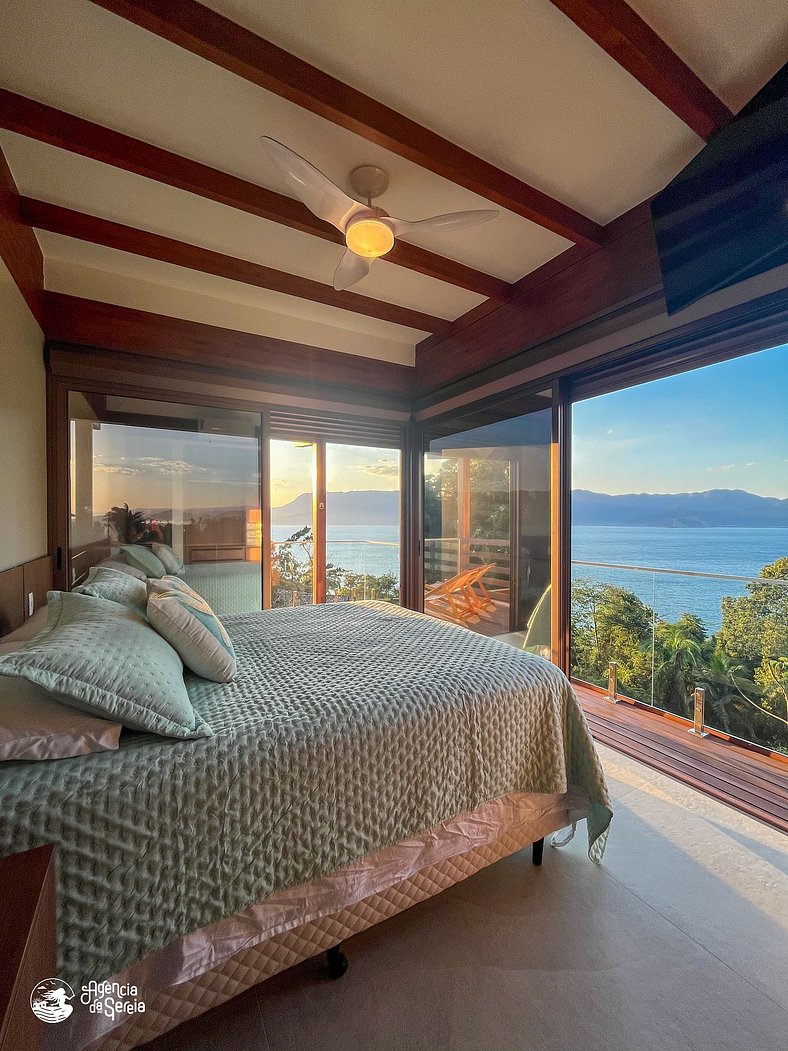 Casa moderna com vista mar panorâmica em Ilhabela