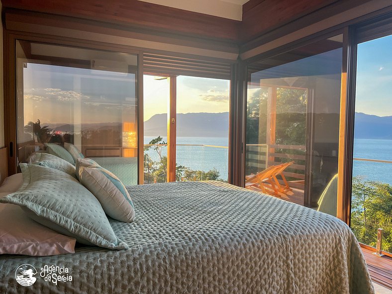 Casa moderna com vista mar panorâmica em Ilhabela