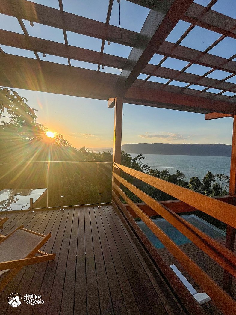 Casa moderna com vista mar panorâmica em Ilhabela