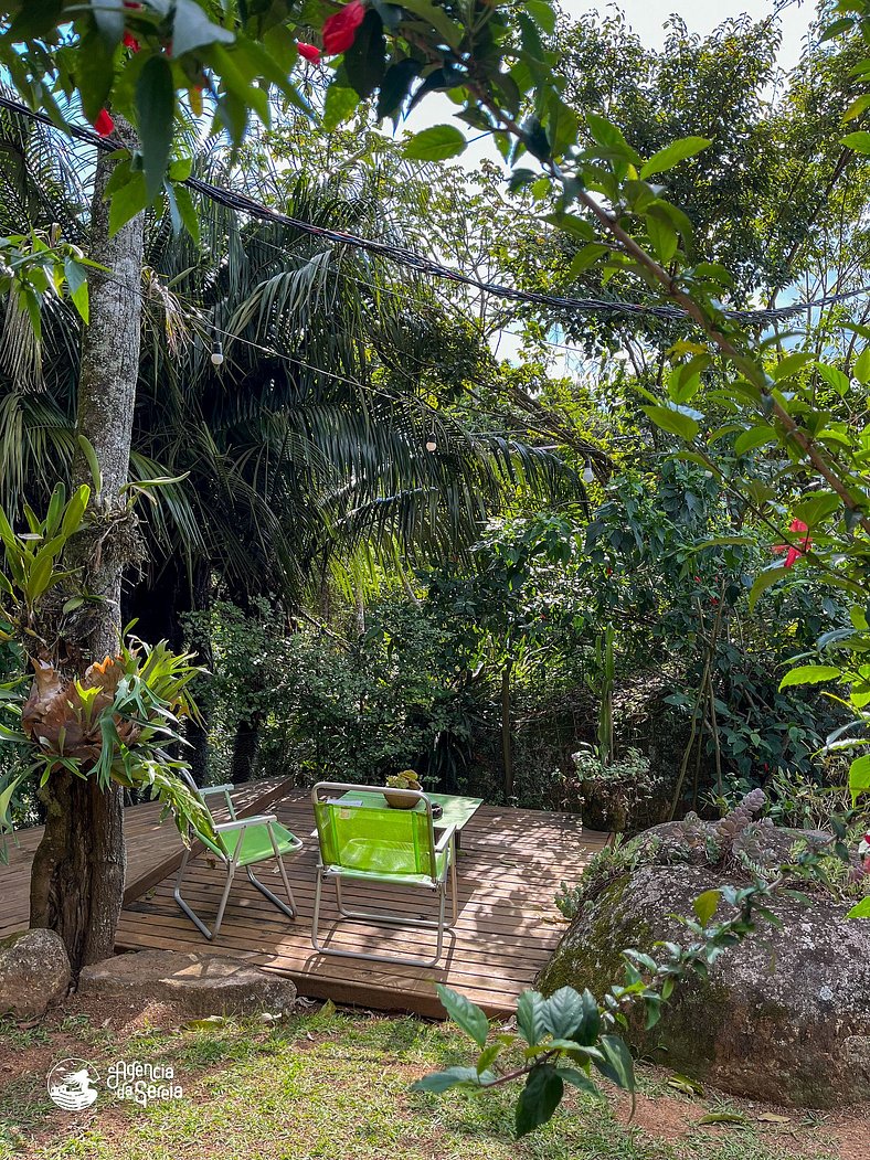 Chalé com vista mar e envolto de natureza Ilhabela