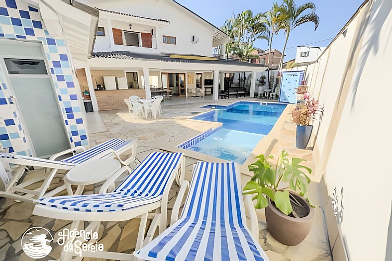 Espaçosa casa com piscina no Perequê, em Ilhabela