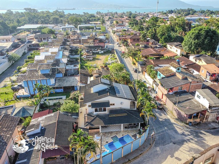 Espaçosa casa com piscina no Perequê, em Ilhabela