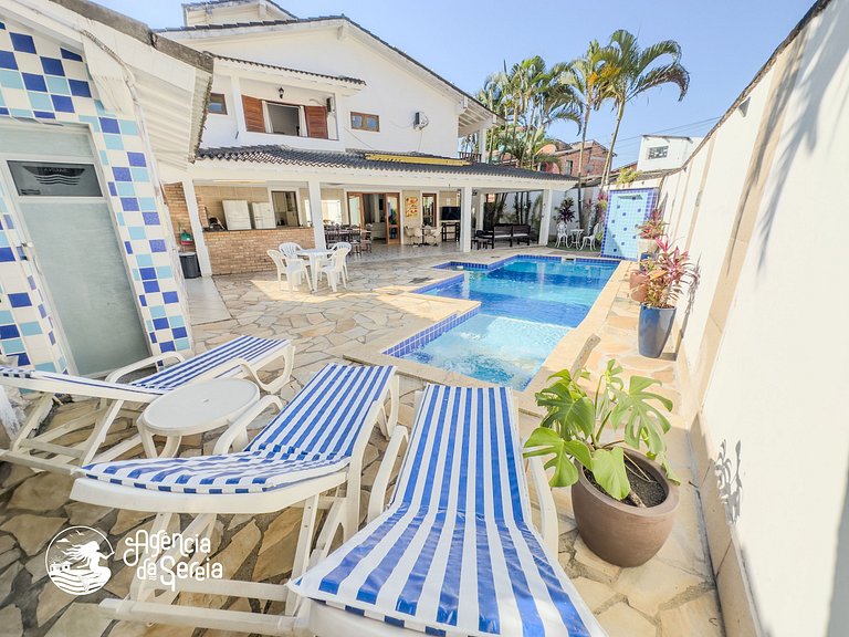 Espaçosa casa com piscina no Perequê, em Ilhabela