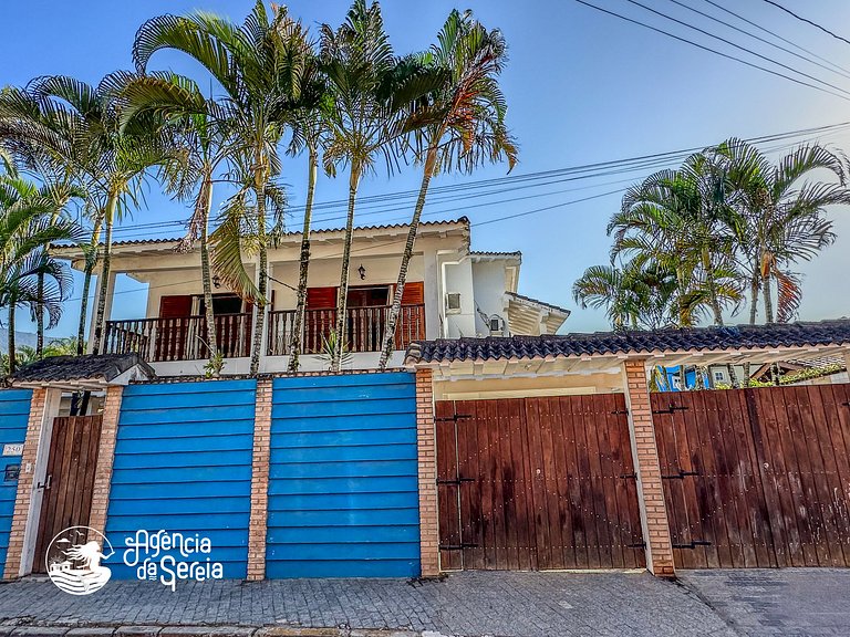 Espaçosa casa com piscina no Perequê, em Ilhabela