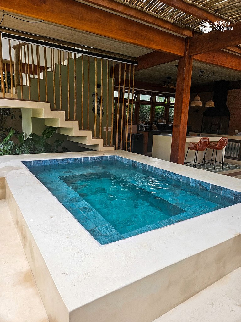 Ilhabela: casa com piscina a 150 metros da praia