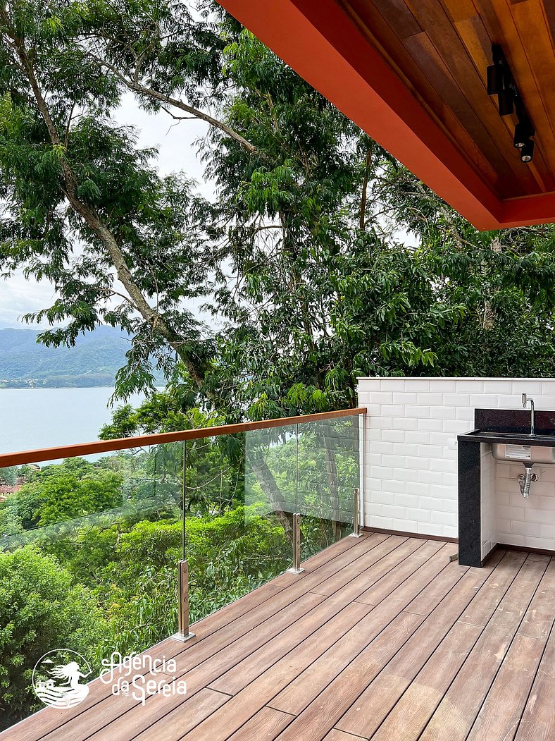 Linda casa com vista incrível em condomínio no Sul da Ilha