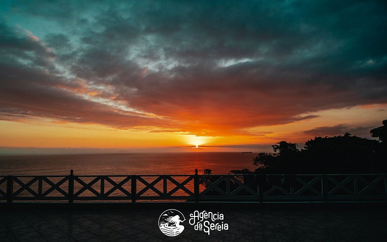 Linda Costeira com vista para a Ilha de Alcatrazes