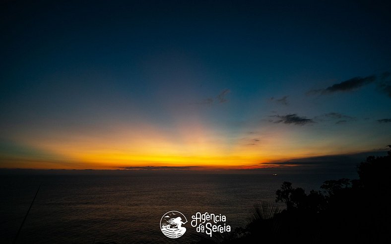 Linda Costeira com vista para a Ilha de Alcatrazes