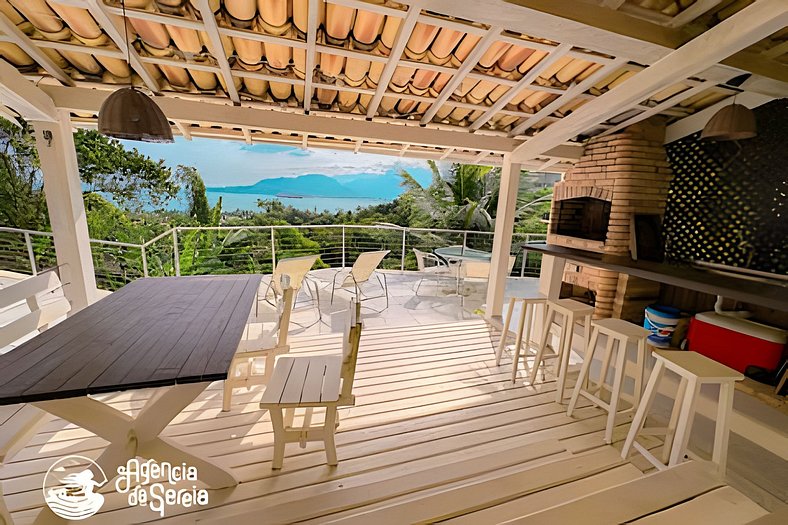 Paraíso com vista para o mar e piscina privativa